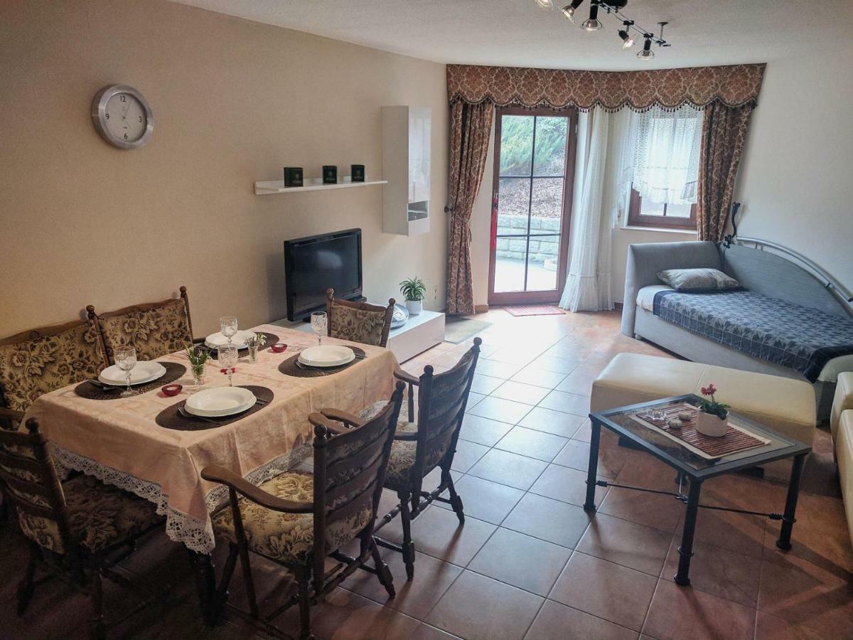 Ferienwohnung Mit Terrasse Грима Екстериор снимка