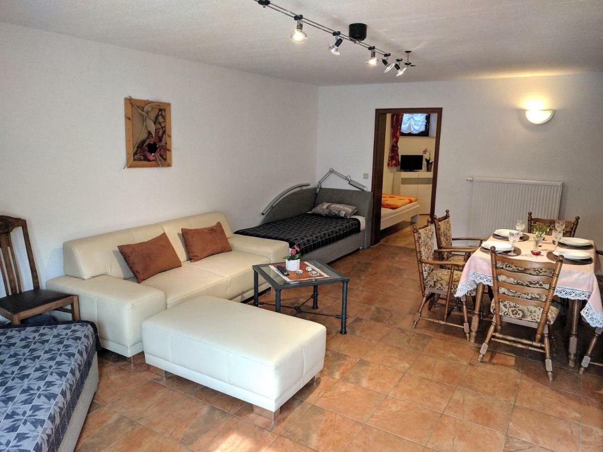 Ferienwohnung Mit Terrasse Грима Екстериор снимка