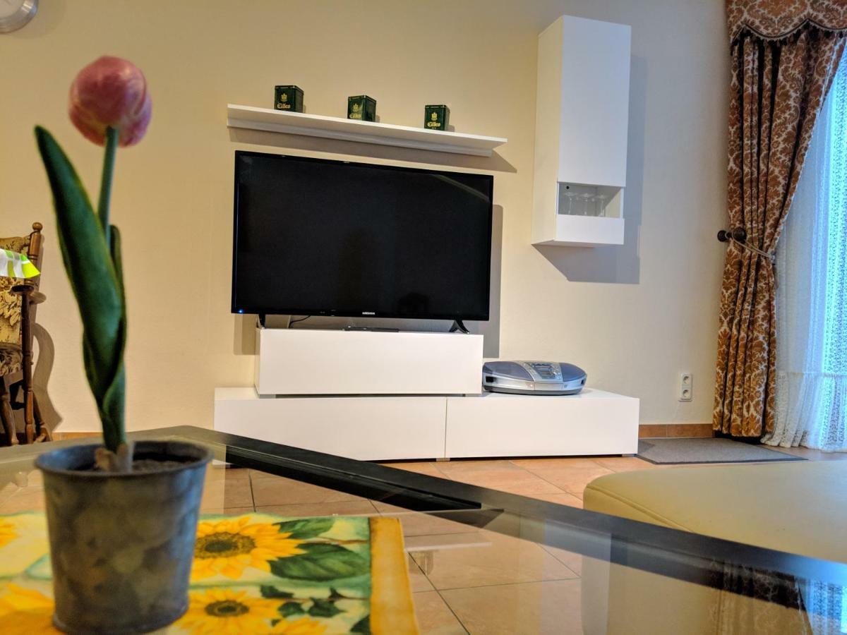 Ferienwohnung Mit Terrasse Грима Екстериор снимка